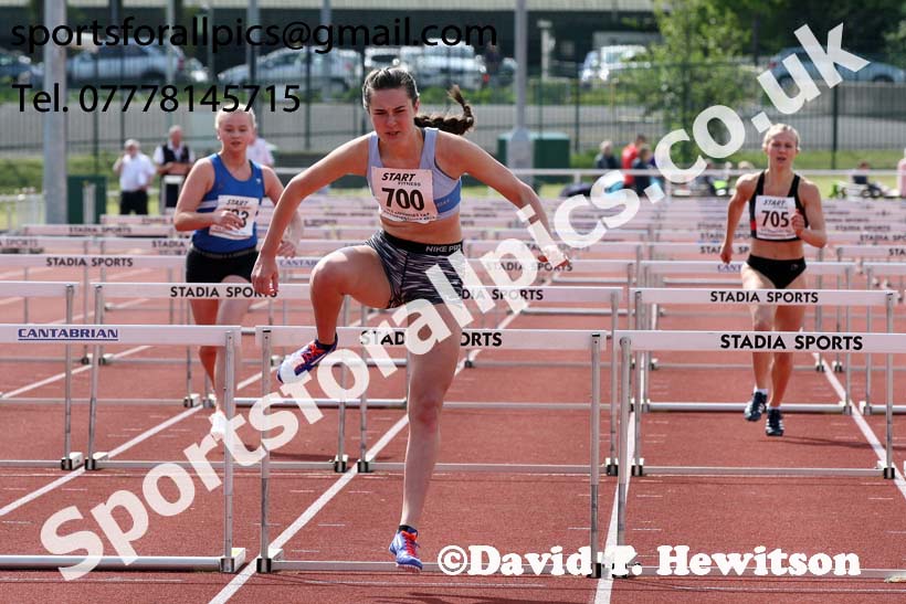 Womens under-20 hurdles, North Eastern Track and Fields Champs., Middlesbrough. Photo: David T. Hewitson/Sports for All Pics
